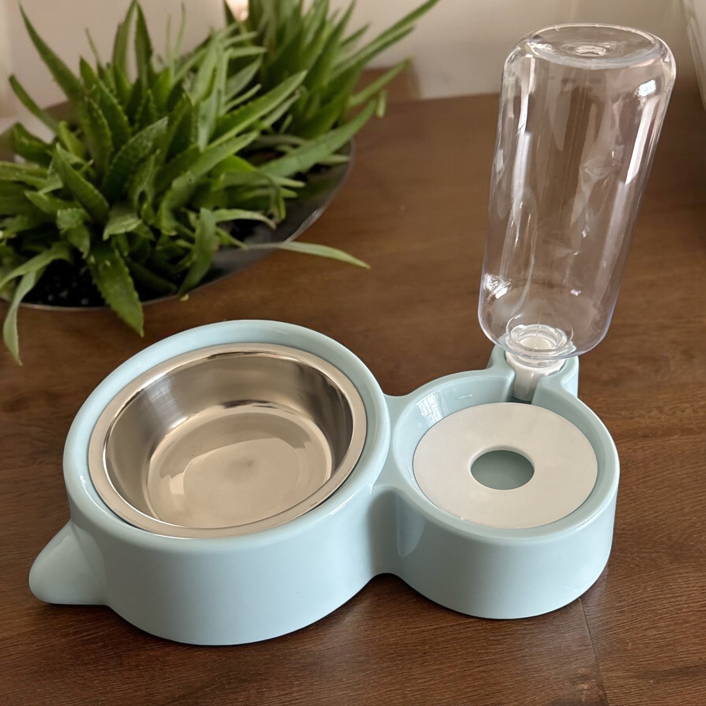 Comedero con dispensador de agua